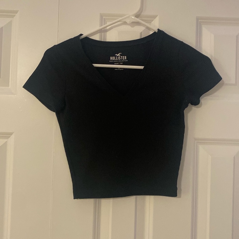 Hollister cropped tee
